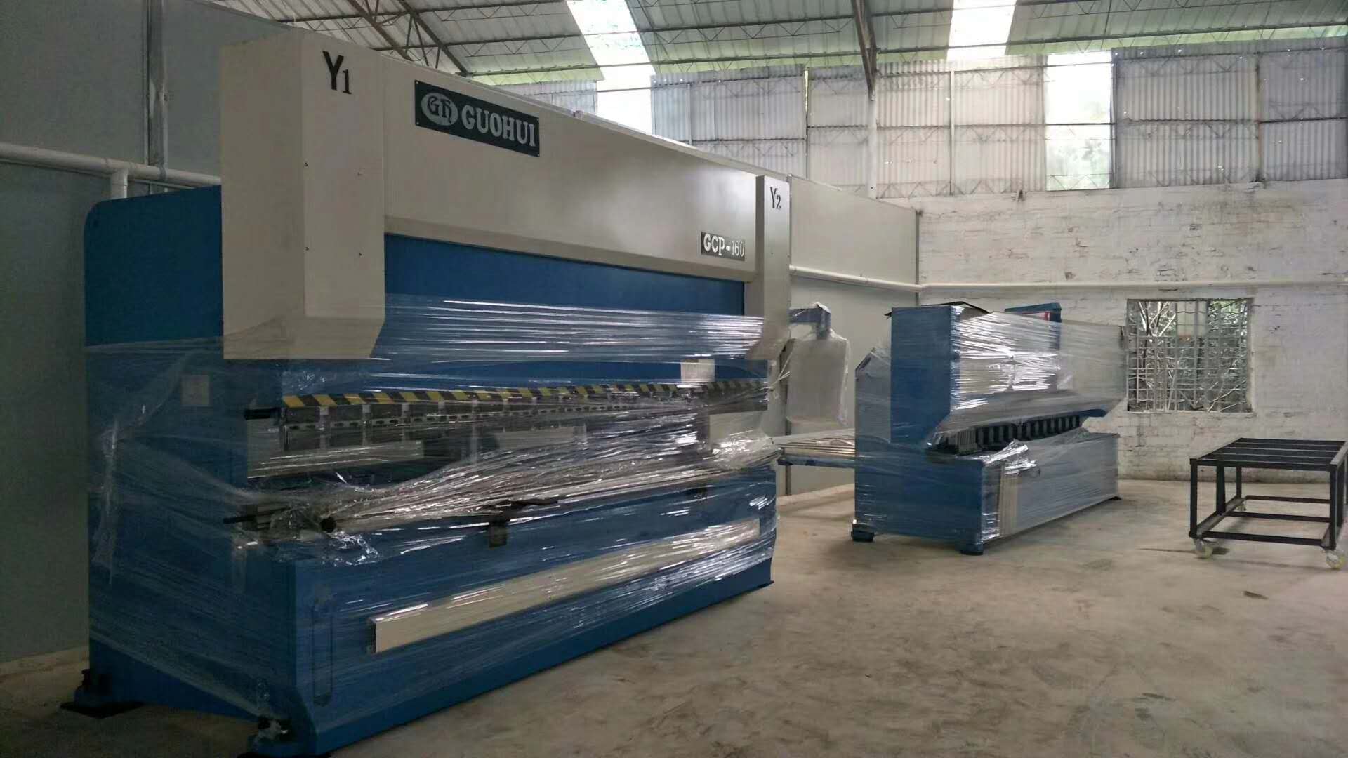 十月，金秋送爽，國輝送機